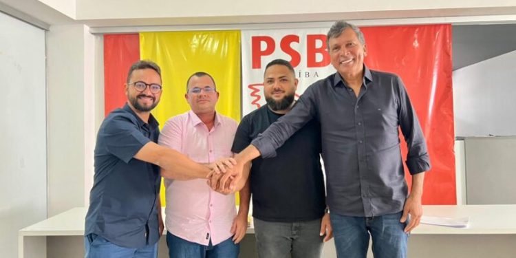 Ricardo Barbosa recebe adesão de dois vereadores na pré-campanha pela prefeitura de Cabedelo