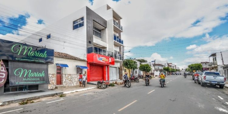 João Azevêdo inaugura travessias urbanas de Tenório, Assunção e Taperoá e destaca investimentos do governo nos municípios