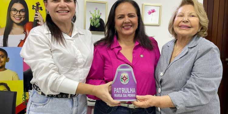 Implantação da Patrulha Maria da Penha é pauta de audiência entre Secretária da Mulher de Patos, Lídia Moura e Francisca Motta