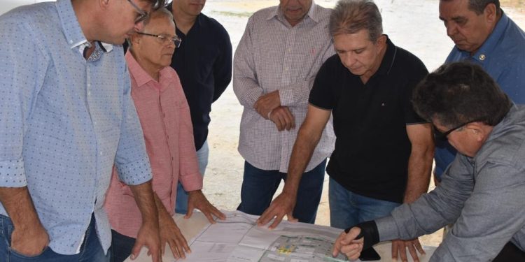 Prefeitura de Patos inicia busca de terreno para construção de cemitério vertical