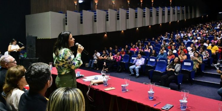 Seminário apresenta programa emergencial sobre atendimento do Cadastro Único