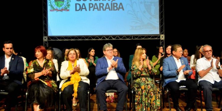 Cícero Lucena participa de lançamento de políticas públicas pela ministra das Mulheres na Paraíba