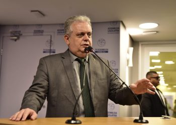 Bosco Carneiro pleiteia nova adutora para atendimento a Mulungu e Gurinhém