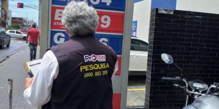Preço médio da gasolina é de R$ 5,376 em João Pessoa