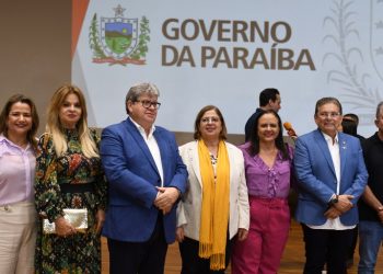 João Azevêdo e ministra Cida Gonçalves assinam acordo de cooperação técnica e Patos ganha a primeira Casa da Mulher Brasileira do Sertão