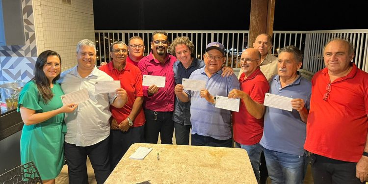 Ex-deputado Djaci Brasileiro e vice-prefeito de Itaporanga assinam ficha de filiação ao MDB