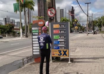 Procon de Campina Grande autua quase todos os postos de combustíveis do município durante operação de fiscalização