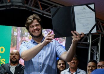 Bruno autoriza obras que vão garantir 100% de pavimentação ao Conjunto Habitacional Ronaldo Cunha Lima