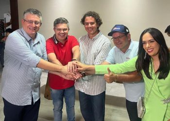 Ao lado de Veneziano, Prefeita do Congo anuncia ida para o MDB e justifica: “Se juntar todos Senadores anteriores, não vai dar o que o Senador já destinou a cidade”
