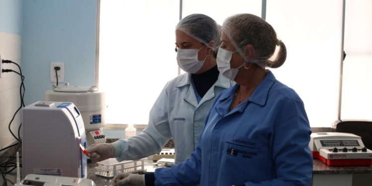 Laboratório do Hospital de Coremas ganha novos equipamentos e amplia capacidade de realização de exames