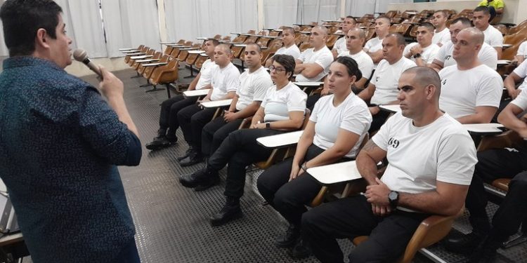 Agentes socioeducativos recebem formação para integrar Grupo de Ações Rápidas da Fundac