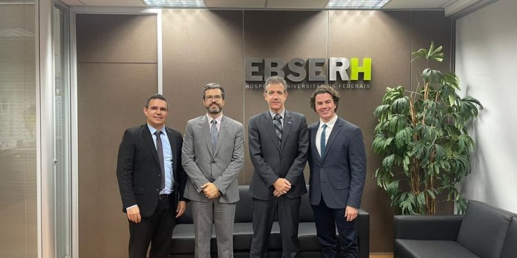 Veneziano recebe compromisso da EBSERH de manter gestão plena municipal dos recursos da saúde em João Pessoa, Campina Grande e Cajazeiras