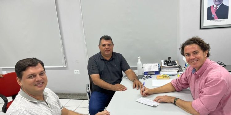 Mais um gestor paraibano celebra comprometimento do Senador Veneziano com o municipalismo