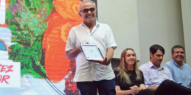 Cícero Lucena lança o ‘Bora Comer’ e garante terceira refeição para mais de 220 mil pessoas