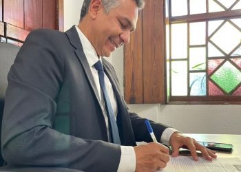 Prefeito de Santa Rita anuncia pagamento da primeira parcela do 13° dos servidores
