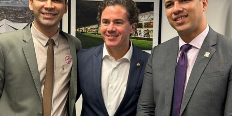 Prefeito de Pirpirituba reconhece atuação municipalista de Veneziano ao elencar investimento de R$ 1 milhão para a área do esporte