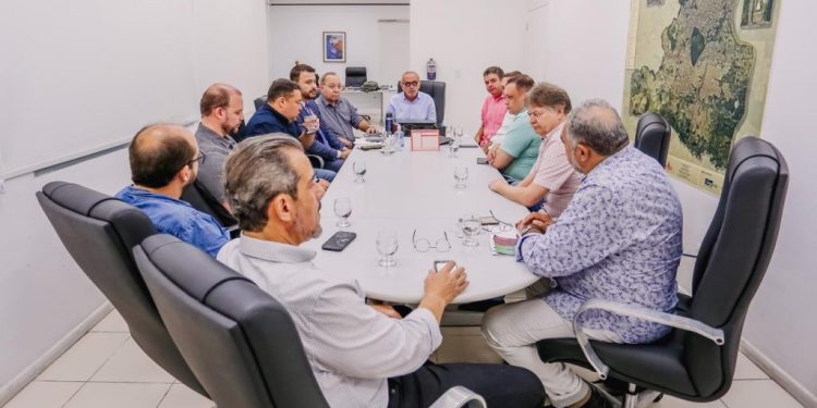 Representantes do trade turístico destacam importância da regulamentação da Orla da capital