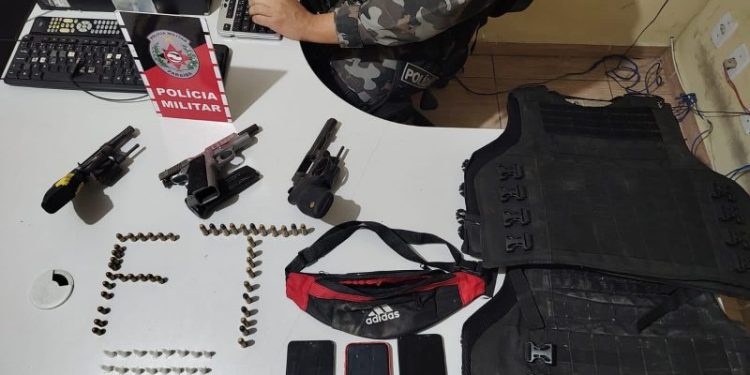 Polícia Militar apreende armas, munições, coletes balísticos e drogas no Litoral Sul da Paraíba