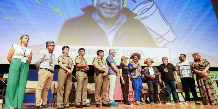 João Azevêdo prestigia evento de cultura pop Imagineland e homenageia cartunista Maurício de Sousa