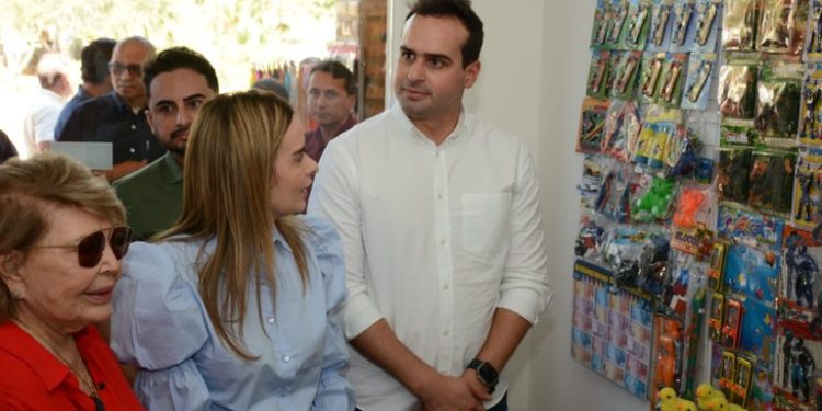 Governador em exercício entrega reforma do Parque Cruz da Menina e visita Centro de Comercialização de Calçados