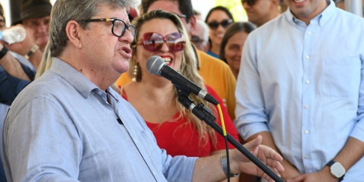 Governador entrega obras e participa da plenária do Orçamento Democrático na região de Sousa nesta sexta-feira