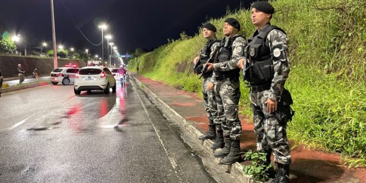 Operação Paradigma 2: Três armas e 60 galões com combustível são apreendidos na grande João Pessoa