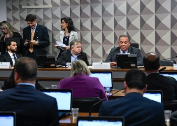 Comissão da MP do salário mínimo ouvirá entidades sindicais e governo na próxima terça-feira