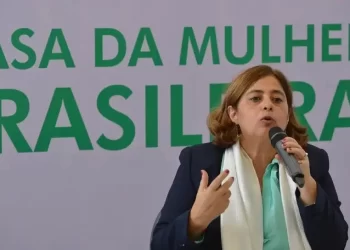 Ministra das Mulheres visita a Paraíba e anuncia a criação da Casa da Mulher Brasileira em Patos
