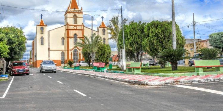 João inaugura travessias urbanas e visita obras de educação em Santana dos Garrotes, Nova Olinda e São José de Caiana