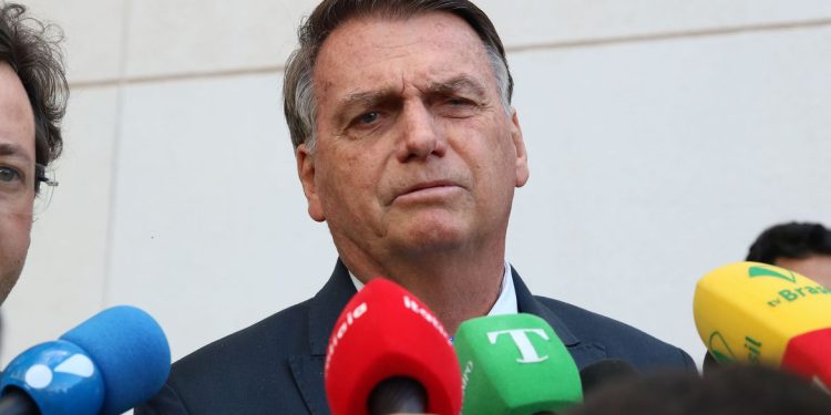 PGR pede acesso a postagens de Bolsonaro sobre eleições