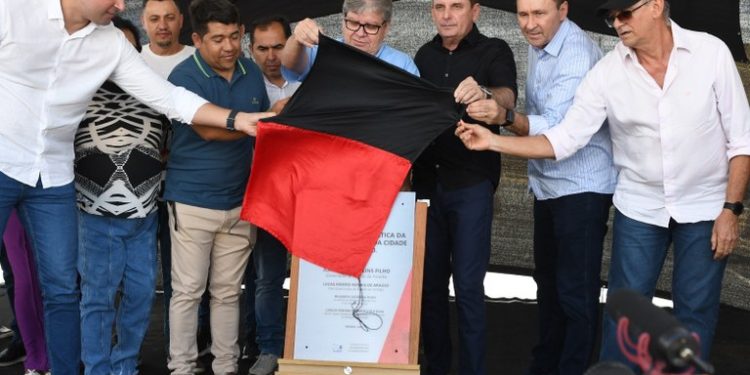 João Azevêdo inaugura travessias urbanas de Tenório, Assunção e Taperoá e destaca investimentos do governo nos municípios