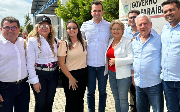 Prefeito de Cajazeiras recepciona o governador em exercício Lucas Ribeiro