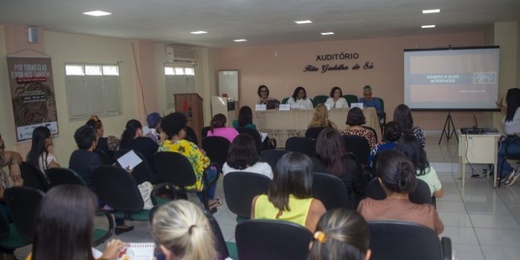 Cendac promove seminários e reforça estratégias de combate à violência contra a mulher e o racismo