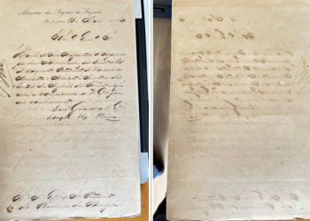 Na FCJA: documento histórico do fim do século XIX é entregue ao Arquivo Público do Estado