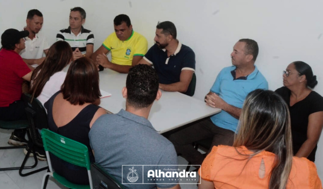 Prefeitura de Alhandra faz planejamento para ampliar oferta de serviços na subprefeitura de Mata Redonda