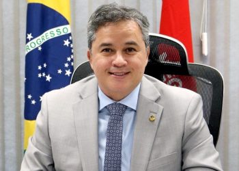 Efraim Filho é considerado o melhor parlamentar do Congresso Nacional