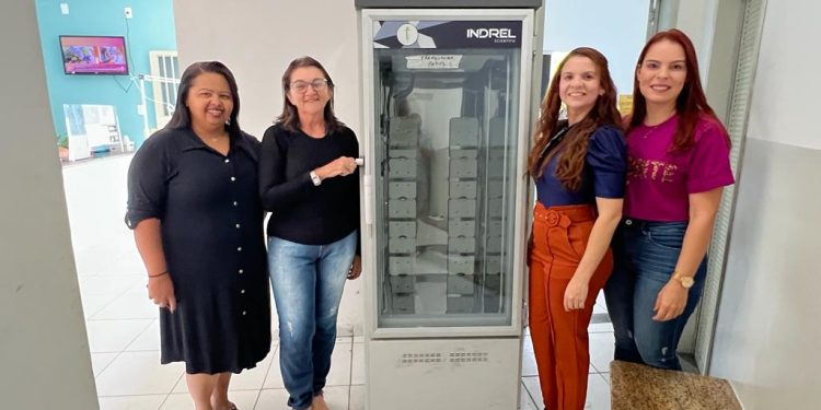 Prefeitura de Patos entrega câmaras frias para UBSs e amplia capacidade de armazenamento de vacinas e medicamentos