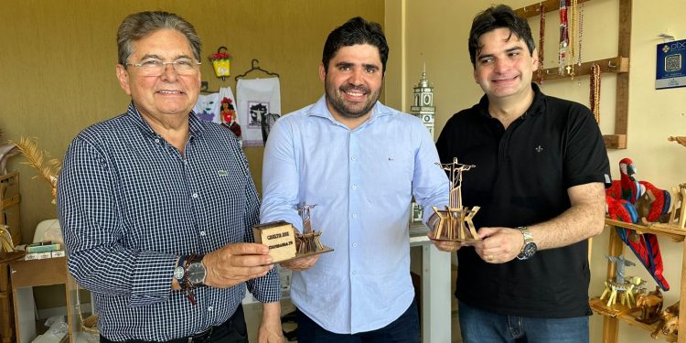 Murilo Galdino participa de audiência do OD com o governador e visita amigos em Itaporanga