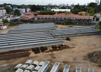 Ponte construída pelo Governo do Estado para desafogar o trânsito nos Bancários está com 70% das obras concluídas