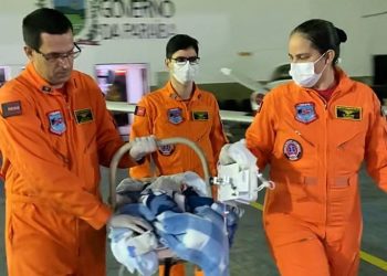 Bebê com síndrome rara no intestino é transferido em UTI Aérea do Governo do Estado para tratamento em Curitiba