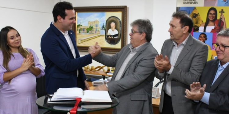 Lucas Ribeiro assume o cargo de governador da Paraíba nesta quarta-feira
