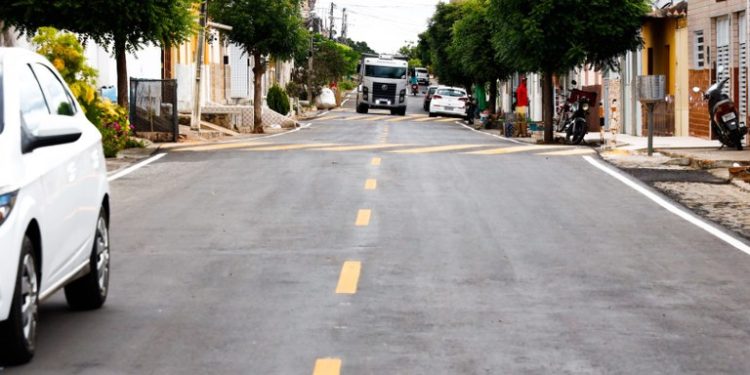Governador entrega travessias urbanas em Marizópolis e Nazarezinho e anuncia novas obras
