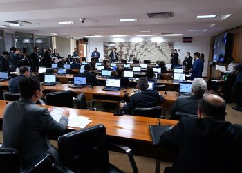 CAE pede que Fernando Haddad e Simone Tebet detalhem reforma tributária