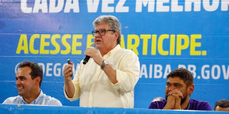 Governador participa de plenária do ODE em Pedras de Fogo, entrega benefícios e anuncia novas ações para a região