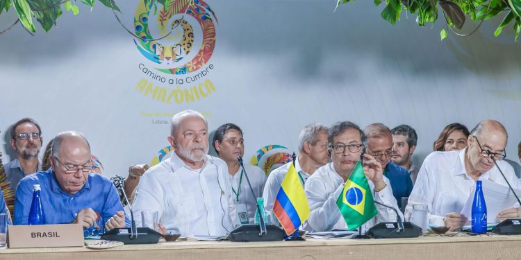 Lula propõe criação de Parlamento Amazônico, durante evento em Letícia