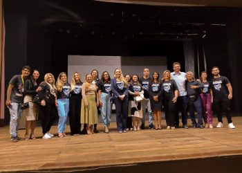 Prefeitura de Campina Grande e MPT promovem sessão de cinema para estudantes da EJA