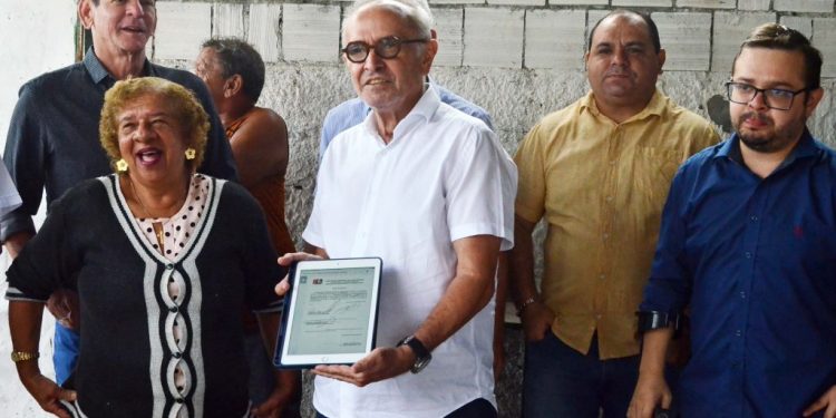 Cícero autoriza pavimentação e urbanização de mais vias em Mangabeira