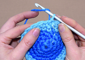 Cabedelo leva projeto de formação em crocheteria aos bairros da cidade
