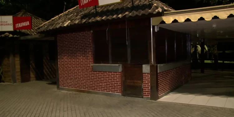 Abrasel diz que não houve diálogo com setor sobre horário limite de funcionamento dos quiosques da orla