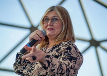 Presidenta da Caixa diz que Bolsa Família poderá ser pago com real digital